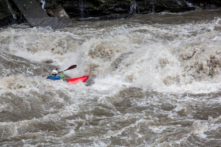 V některých peřejích bylo třeba překonat opravdu poctivé válce.