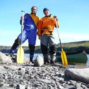 Štěstí po sjetí nejtěžší peřeje Escape Rapids.