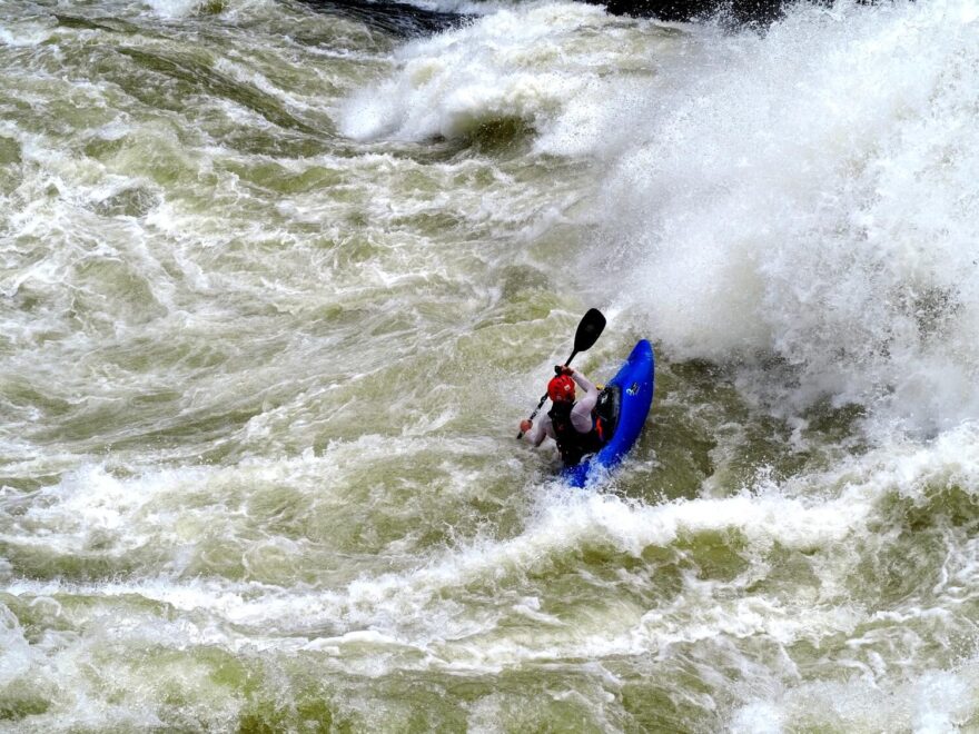Největší vlna na řece.