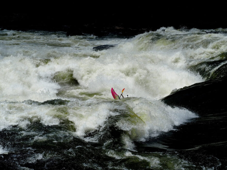 Peřej č. 9 zvaná Commercial Suicide (komerční sebevražda). Do válce vpravo nechceš spadnout.