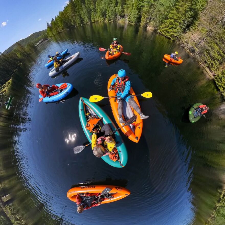 Klidný úsek na řece Tinne.