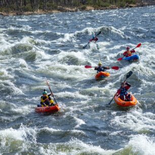Spodní úsek na řece Numedalslågen je lehčí než horní, ale stále zábavný.
