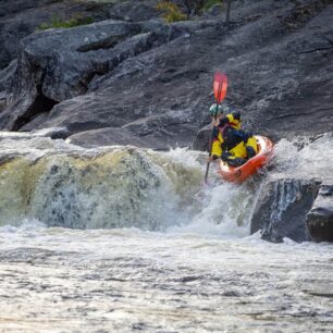 Některé úseky prověřily odolnost packraftů.