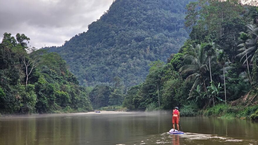 Klidnější část řeky, ale stále bez krokodýlů.
