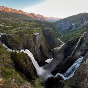 Úžasné vodopády Vøringsfossen.