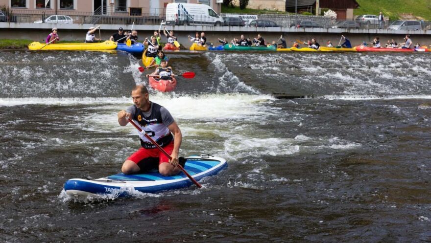 Součástí programu je i populární závod Tamzpátky.