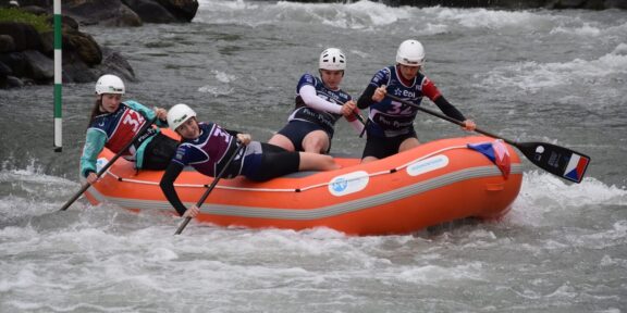 Čeští junioři vybojovali na MS v raftingu 12 medailí a tituly absolutních mistrů světa