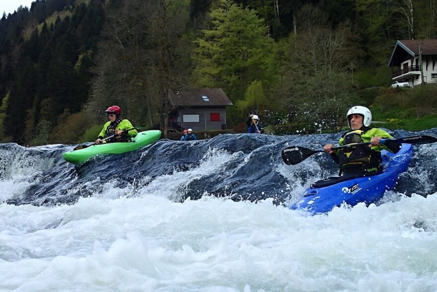 Peřeje na spodním úseku řeky Doubs.
