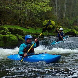 Střední Doubs a její pohádková rokle Défilé d'Entre-Roches.