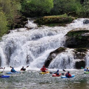 Začátek pod vodopádem na řece L´Ain.