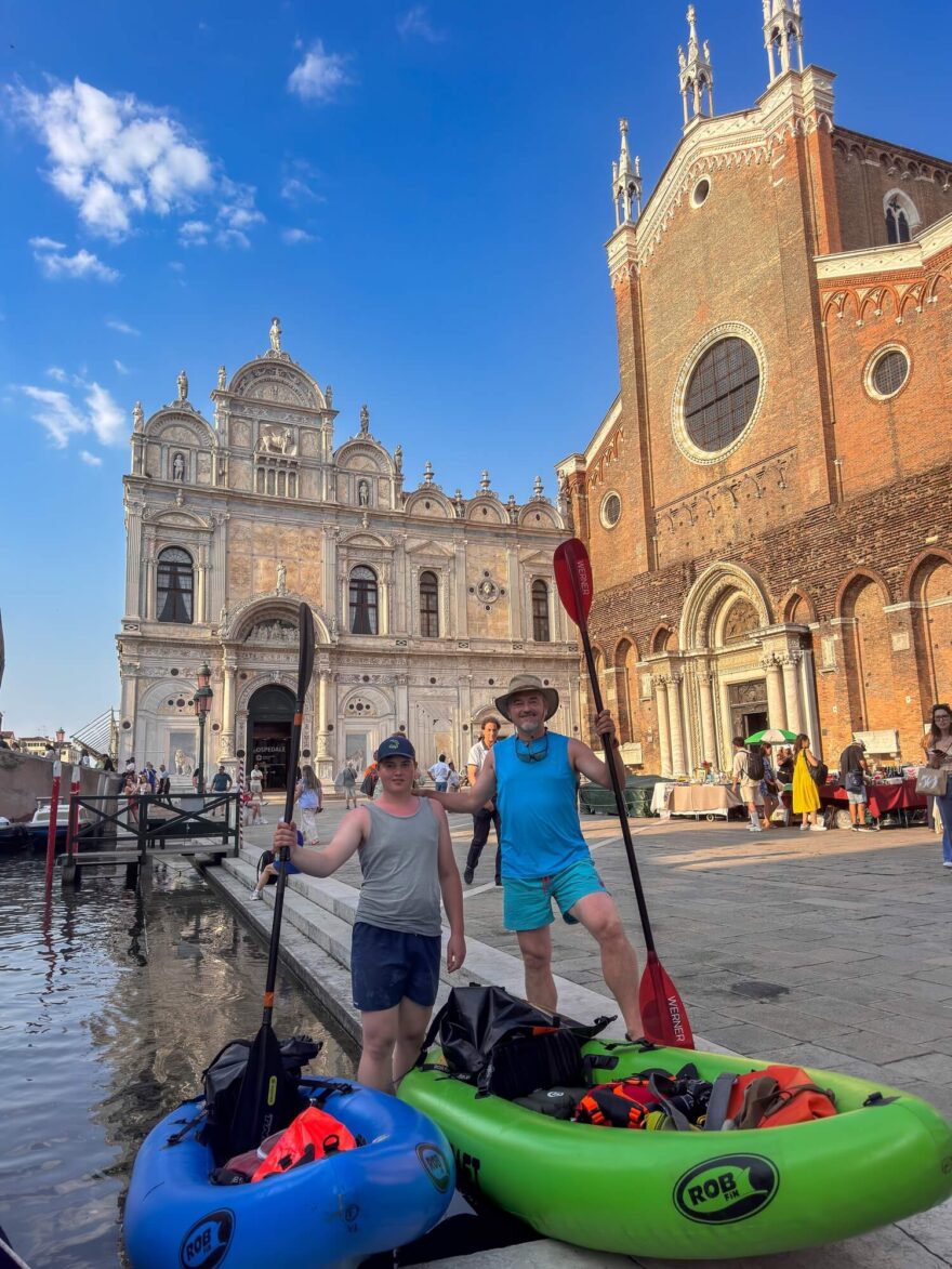 S packraftem nebo paddleboardem se dopravíte přímo do centra Benátek a tam si je nafouknete.