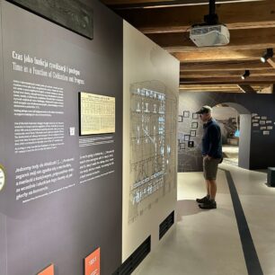 Návštěva expozice Węzły. Opowieść o mieście nad rzeką. / F: Petr Snížek