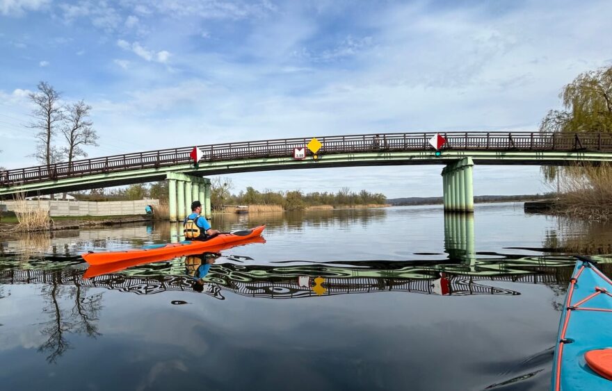 Vplouváme na Kanal Lesńy a brzy si zkusíme časovku na 1000 m.
