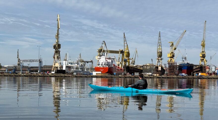 Příroda jako mávnutím kouzelného proutku zmizí a jsme obklopeni betonem a ocelí.