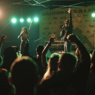 Devils jsou každý rok částečně i hudebním festivalem.