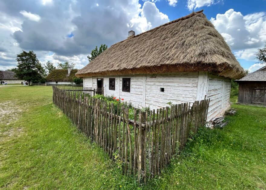 Z návštěvy rozsáhlého skanzenu v obci Tokarnia.