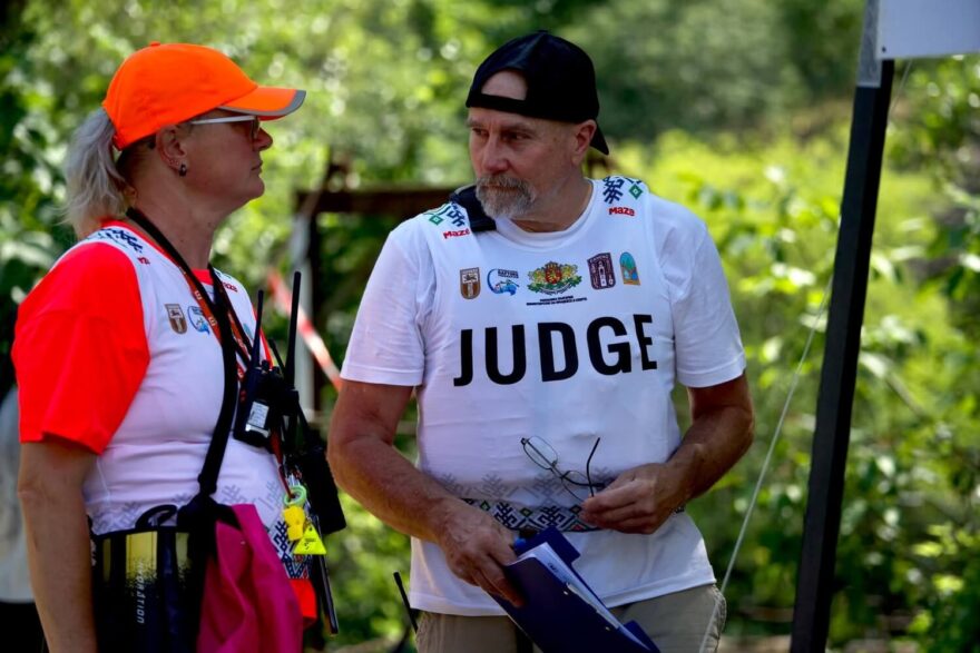 IRF ME v Bulharsku 2025. Diskuze s nyní již bývalým prezidentem IRF Willi Joe Jonesem.