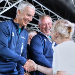 Oblíbená činnost: předávání medailí. Tentokrát na IRF ME v Bulharsku 2024.