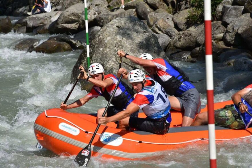Muži TR Hrom při slalomu. / F: United Rafting