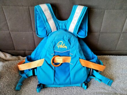 Vesta na divokou vodu PALM FXr 2023