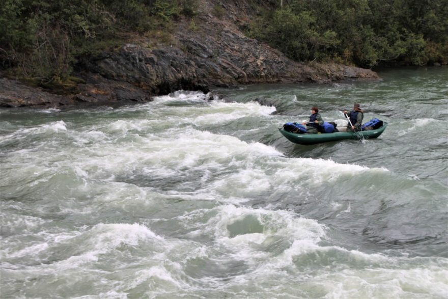 Peřeje na Macmillan River, Yukon Territory, Kanada.