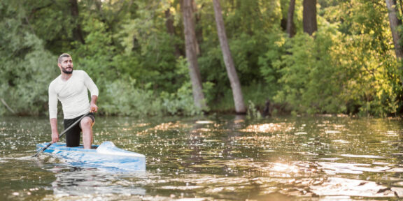 Paddleboard podle větru, proudu a typu vody