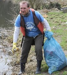 Dobrovolníci opět vyčistili řeku Sázavu