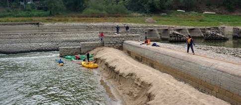 Jízda původním korytem Vltavy aneb na kánoi až do kuchyně