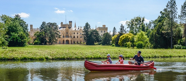 Zámecká Dyje – Moravská Amazonka aneb klidné vodácké splutí s nezapomenutelnou kulisou Lednicko-valtického areálu