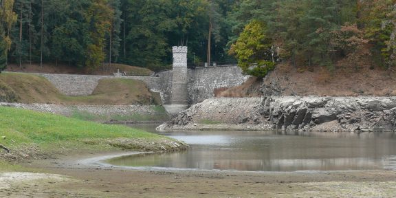 Přehrada Pařížov je na suchu &#8211; bude podzimní Doubrava?