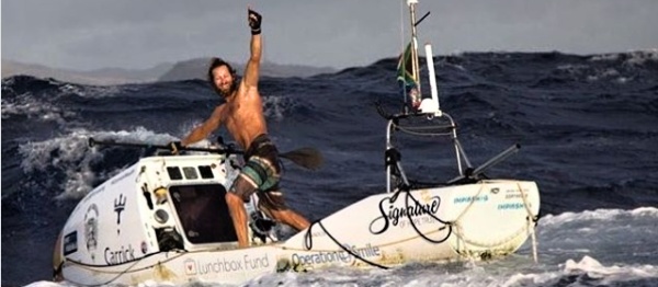 Chris Bertish přepádloval Altantský oceán na paddleboardu