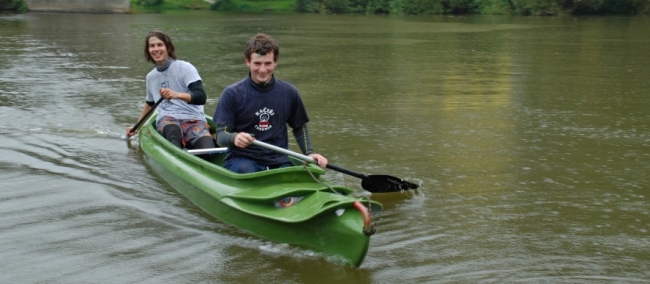 LETNÍ SOUTĚŽ: Vyhrajte originální plastovou kánoi Lochneska - UKONČENO