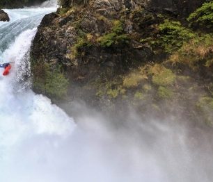 Sjezd vodopádu načerno