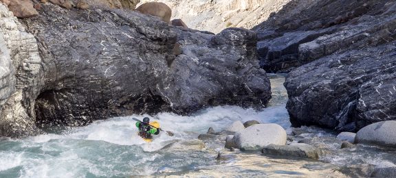 Jak se hučící kaňon ledovcové řeky Muksu v Tádžikistánu postaral o Kajmanovu bezesnou noc