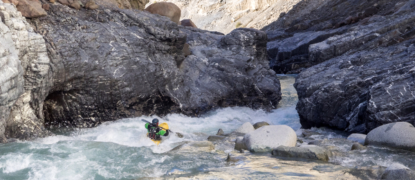 Jak se hučící kaňon ledovcové řeky Muksu v Tádžikistánu postaral o Kajmanovu bezesnou noc