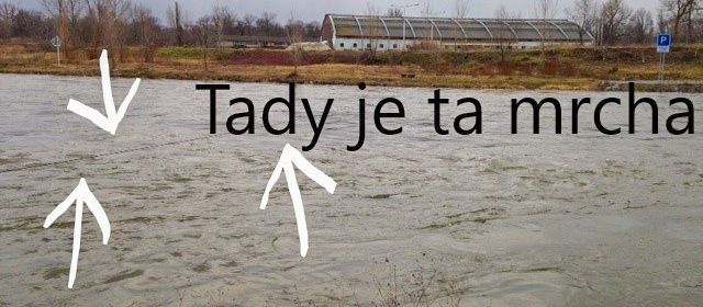 V místě bývalé trojské lávky číhá past na vodáky