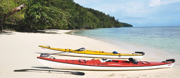 Raja Ampat: Pádlování na seakajaku v zemi lidožroutů