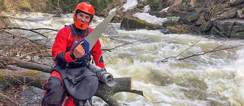 OPĚT AKTUALIZOVÁNO: Ve vodácky populárních řekách je víc stromů než obvykle. Podívejte se kde!