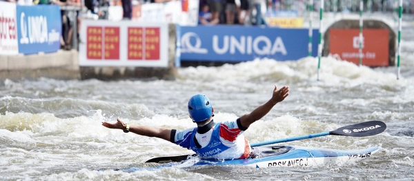 Prskavec zhypnotizoval davy na Světovém poháru ve vodním slalomu v Troji. Druhé místo pro Přindiše, Fišerová třetí