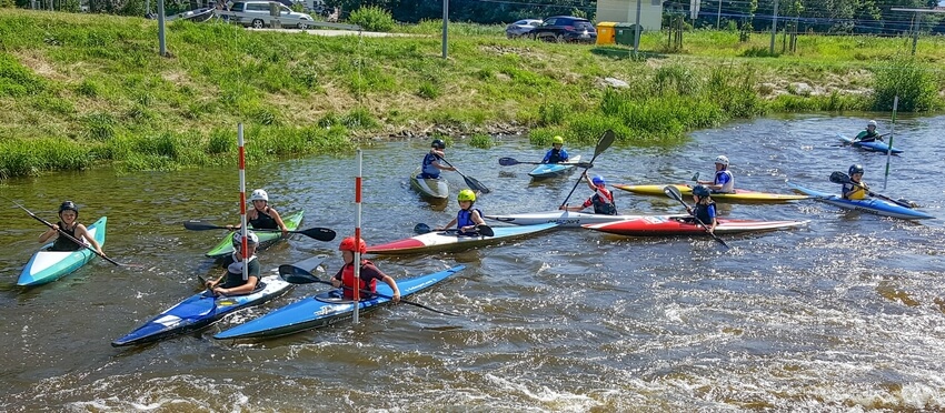 Děti na vodě – začínáme se slalomem