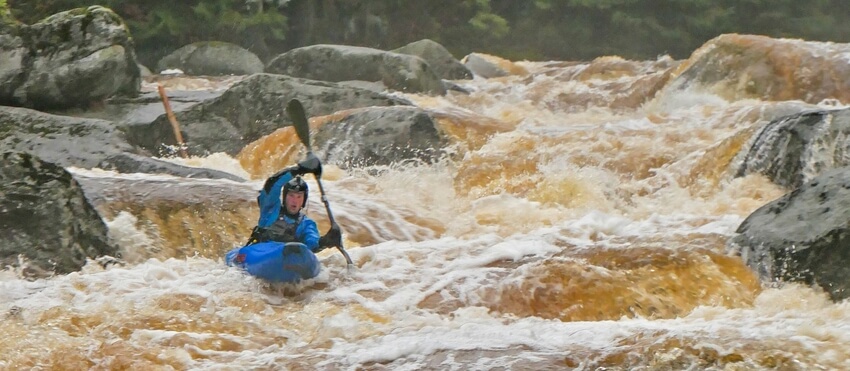 Zlomená páteř na jarní Jizeře