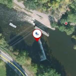 Na vltavském jezu U Papouščí skály vznikne malá vodní elektrárna, vodáky stavba neomezí