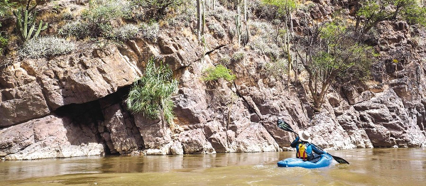 Řeka Rio Maraňon — Zlatý plaz peruviánských And