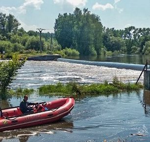 Víkend přinesl vodáckou oběť na jezu Dráchov