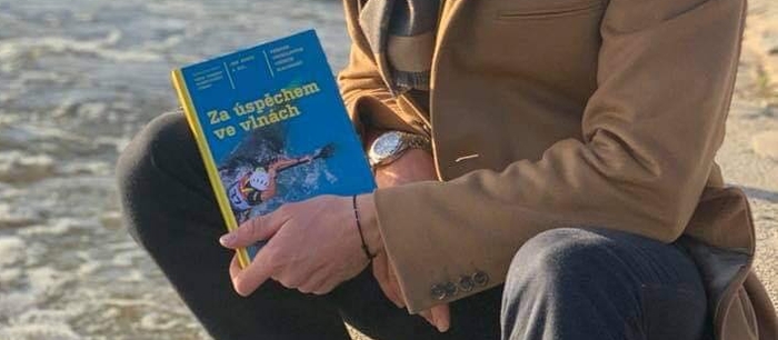 Vyšla kniha Za úspěchem ve vlnách