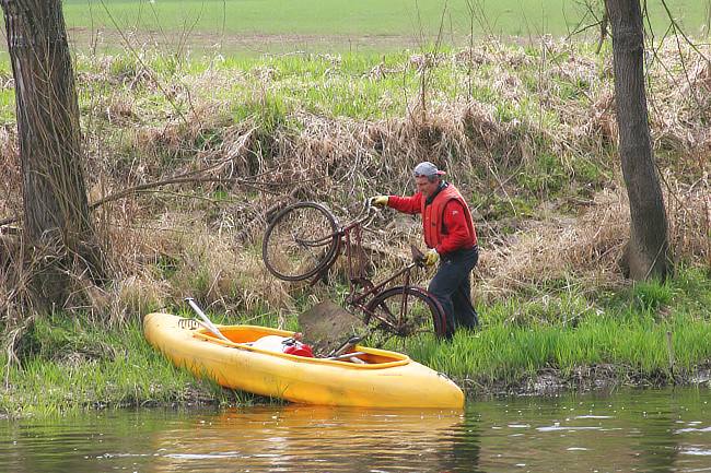Jarní úklid na řekách