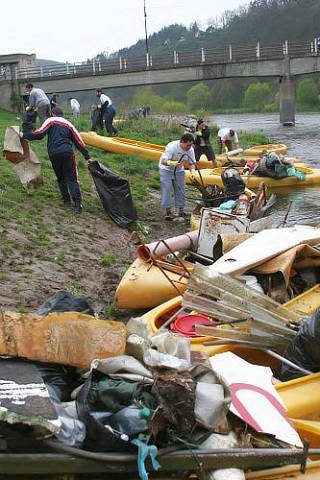 Jarní úklid na řekách