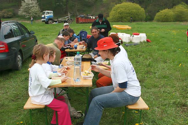 Jarní úklid na řekách