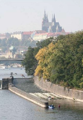 Napříč Prahou – přes tři jezy