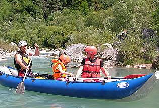 Velká krádež vodáckého materiálu ve Veltrusích